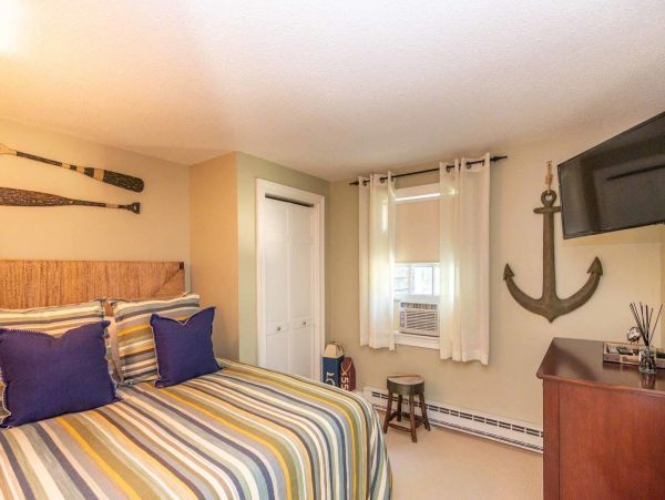 Cape Cod Home 994717