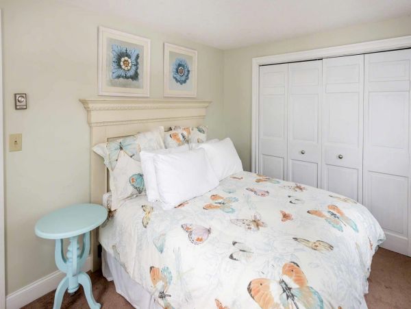 Cape Cod Home 994717