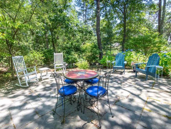 Cape Cod Home 994717