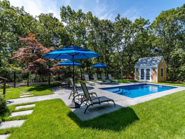 Cape Cod Home 994717