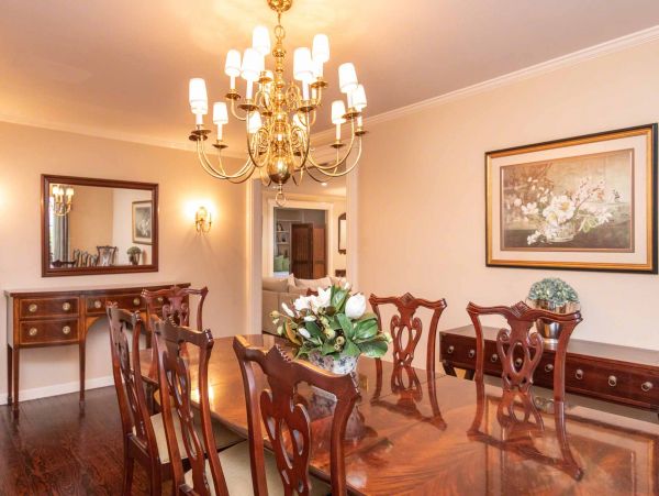 Cape Cod Home 994718