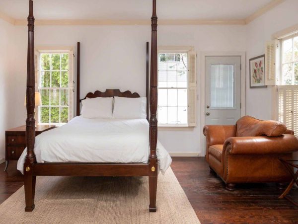 Cape Cod Home 994718