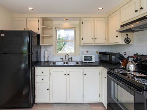 Cape Cod Home 994719