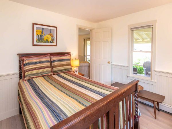 Cape Cod Home 994719