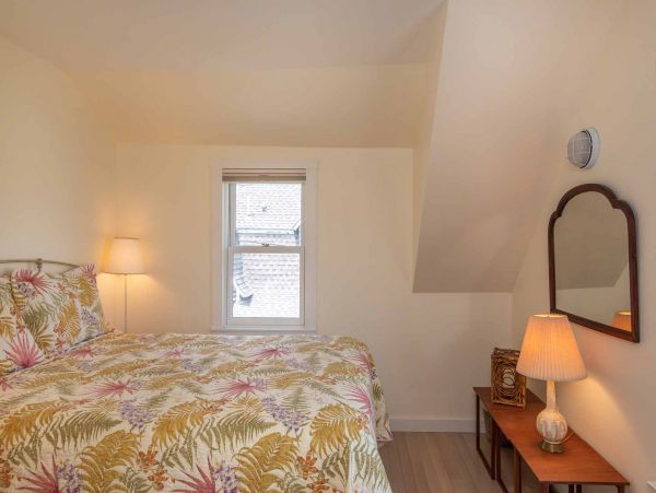 Cape Cod Home 994719