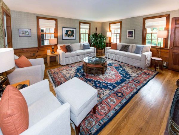 Cape Cod Home 994720