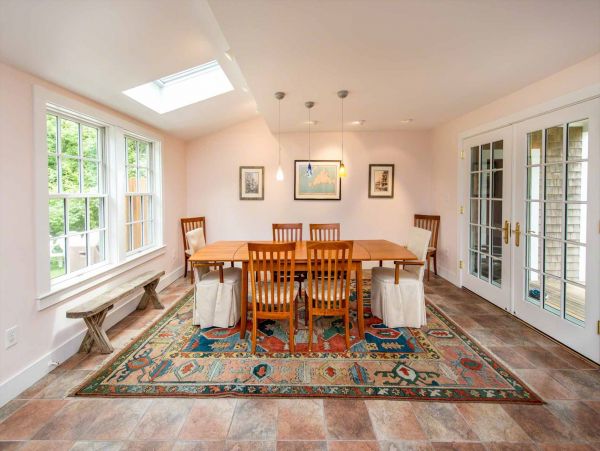 Cape Cod Home 994720