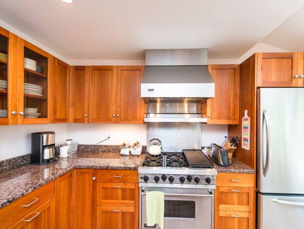 Cape Cod Home 994720