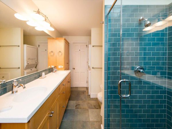 Cape Cod Home 994720