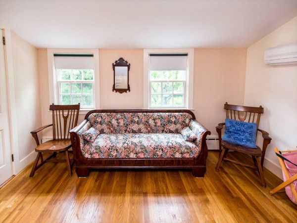 Cape Cod Home 994720