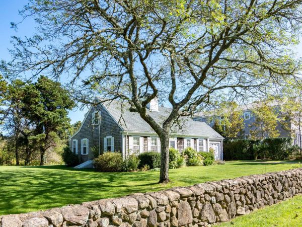 Cape Cod Home 994720