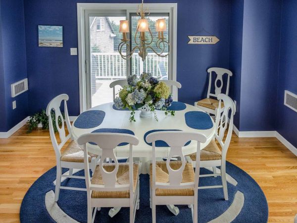 Cape Cod Home 994721