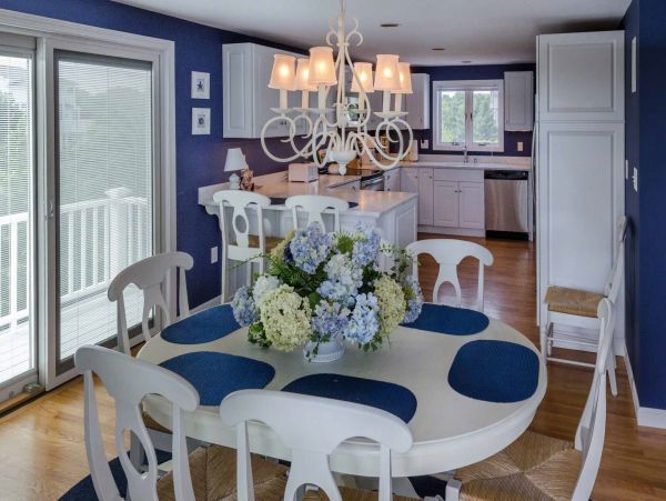 Cape Cod Home 994721