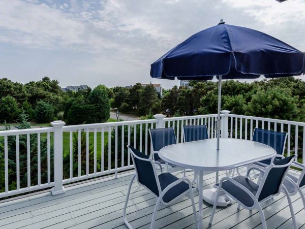Cape Cod Home 994721