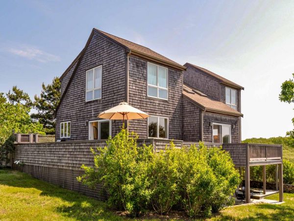 Cape Cod Home 994722