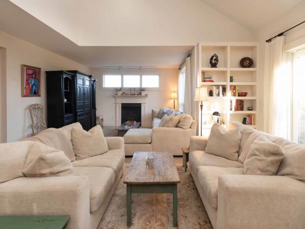 Cape Cod Home 994722