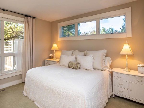 Cape Cod Home 994722