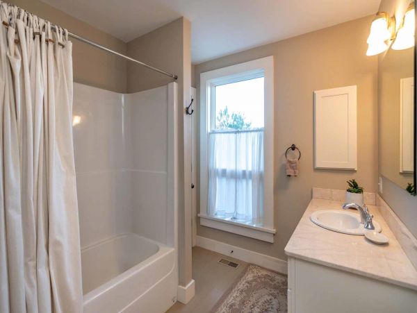Cape Cod Home 994722