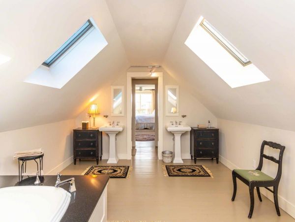 Cape Cod Home 994722