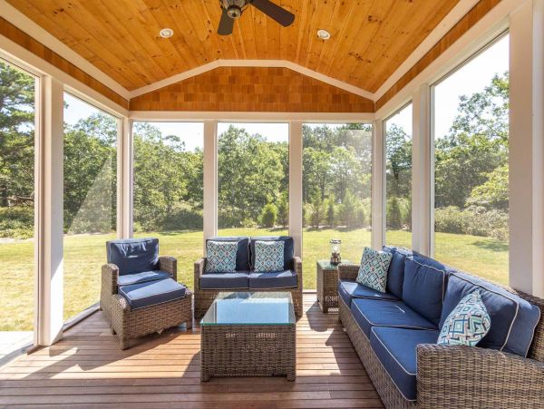 Cape Cod Home 994723