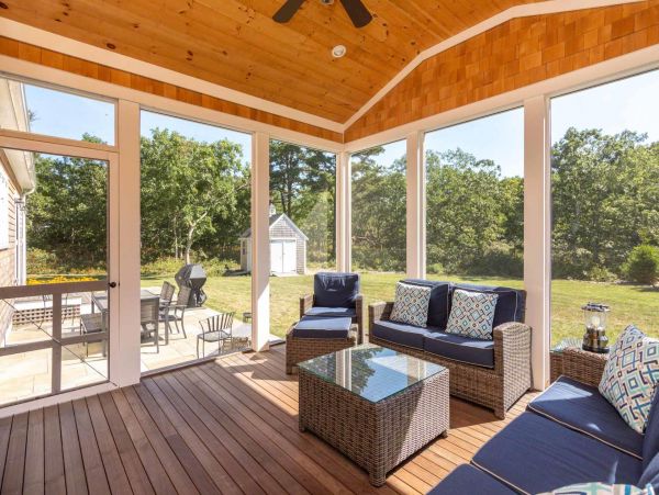 Cape Cod Home 994723