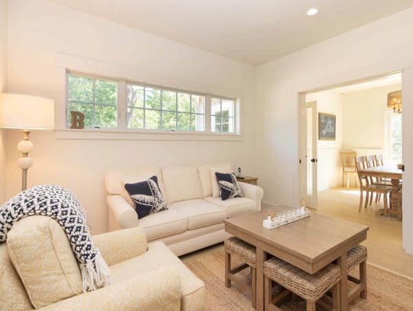 Cape Cod Home 994723