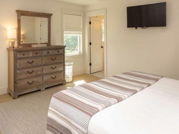 Cape Cod Home 994723