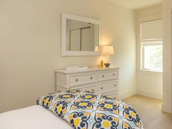 Cape Cod Home 994723