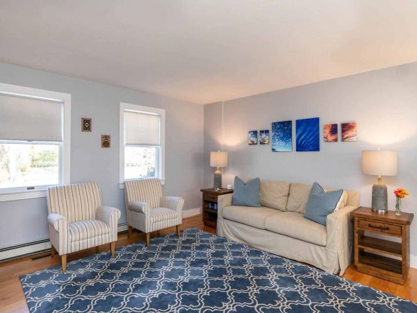 Cape Cod Home 994724