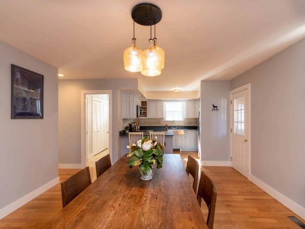 Cape Cod Home 994724