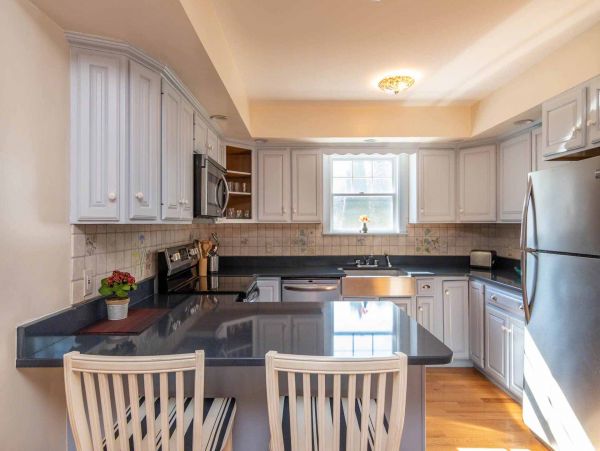 Cape Cod Home 994724