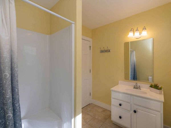 Cape Cod Home 994724