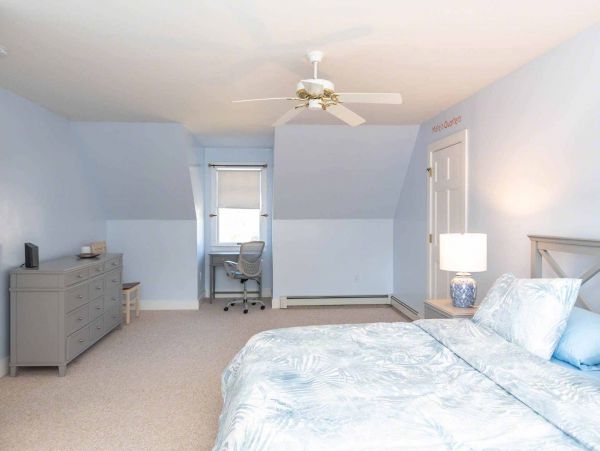 Cape Cod Home 994724