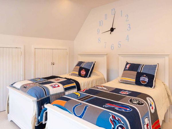 Cape Cod Home 994724