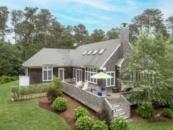 Cape Cod Home 994725