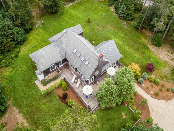 Cape Cod Home 994725