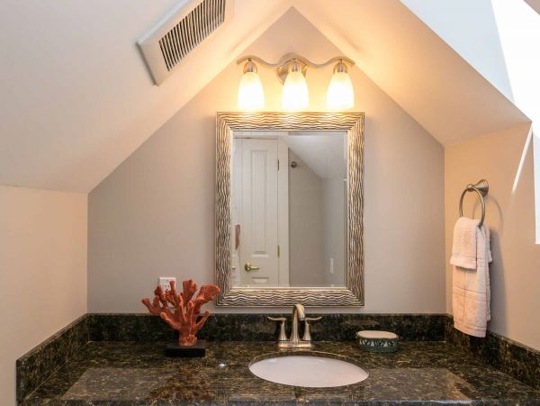 Cape Cod Home 994725