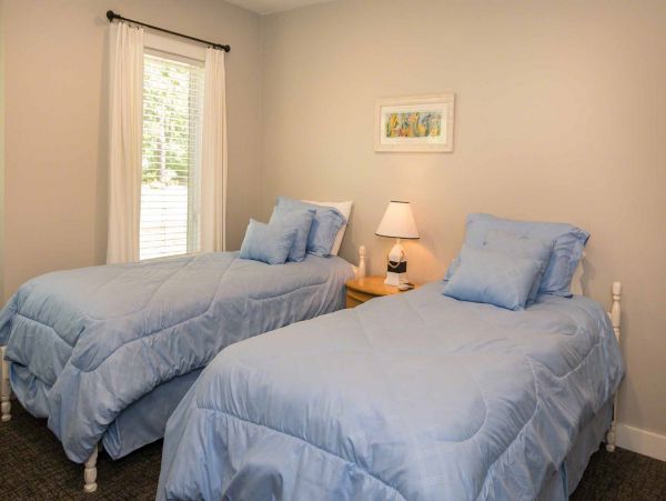 Cape Cod Home 994725