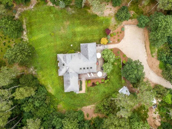 Cape Cod Home 994725