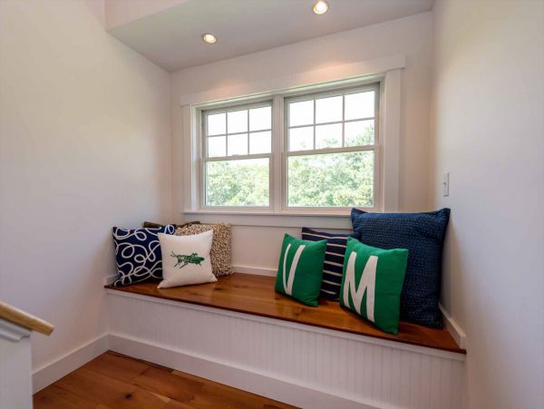 Cape Cod Home 994726