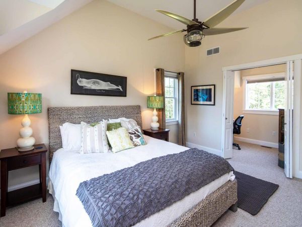 Cape Cod Home 994726