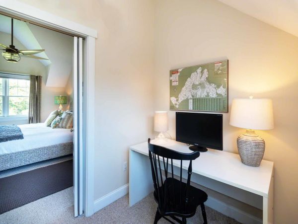 Cape Cod Home 994726