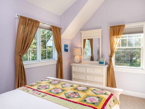 Cape Cod Home 994726