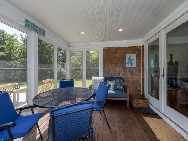 Cape Cod Home 994726