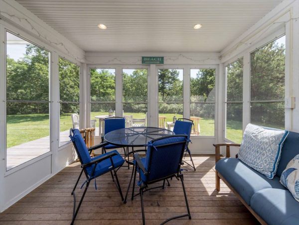 Cape Cod Home 994726