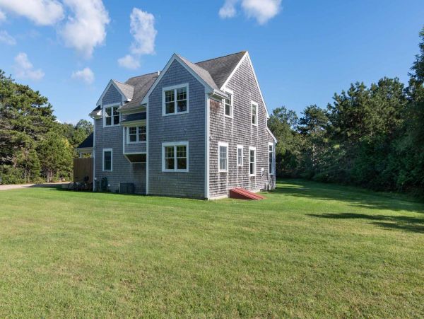 Cape Cod Home 994726