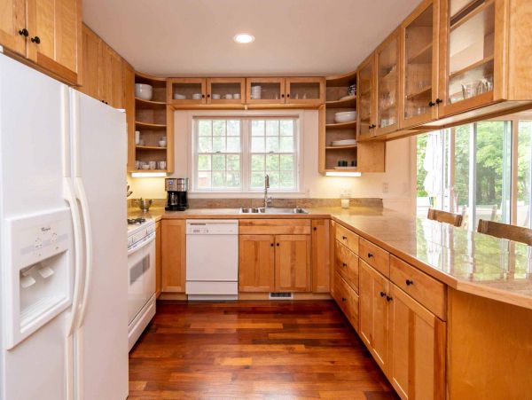 Cape Cod Home 994727