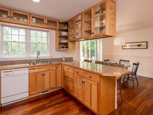 Cape Cod Home 994727