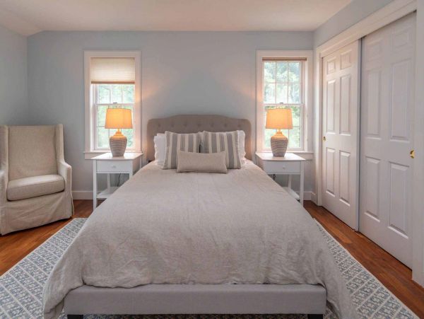 Cape Cod Home 994727