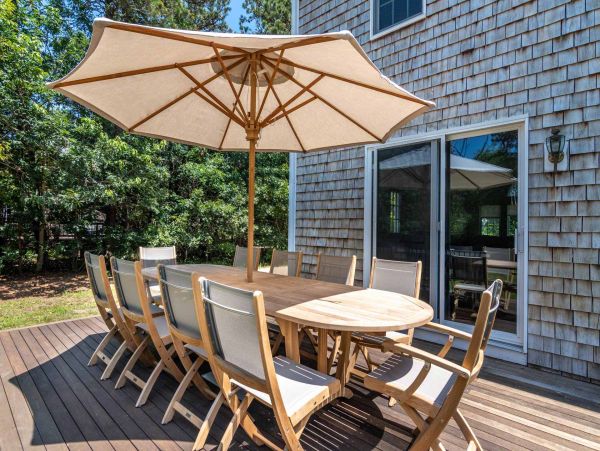 Cape Cod Home 994727